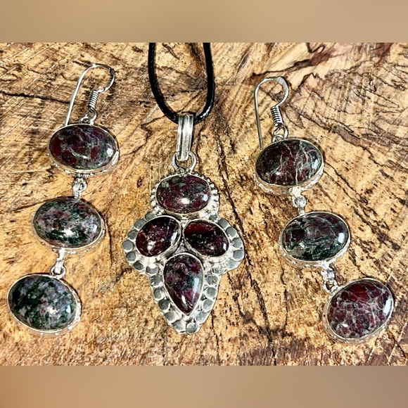 Dark Eudialyte Pendant & Earrings Set - Picture 6 of 8